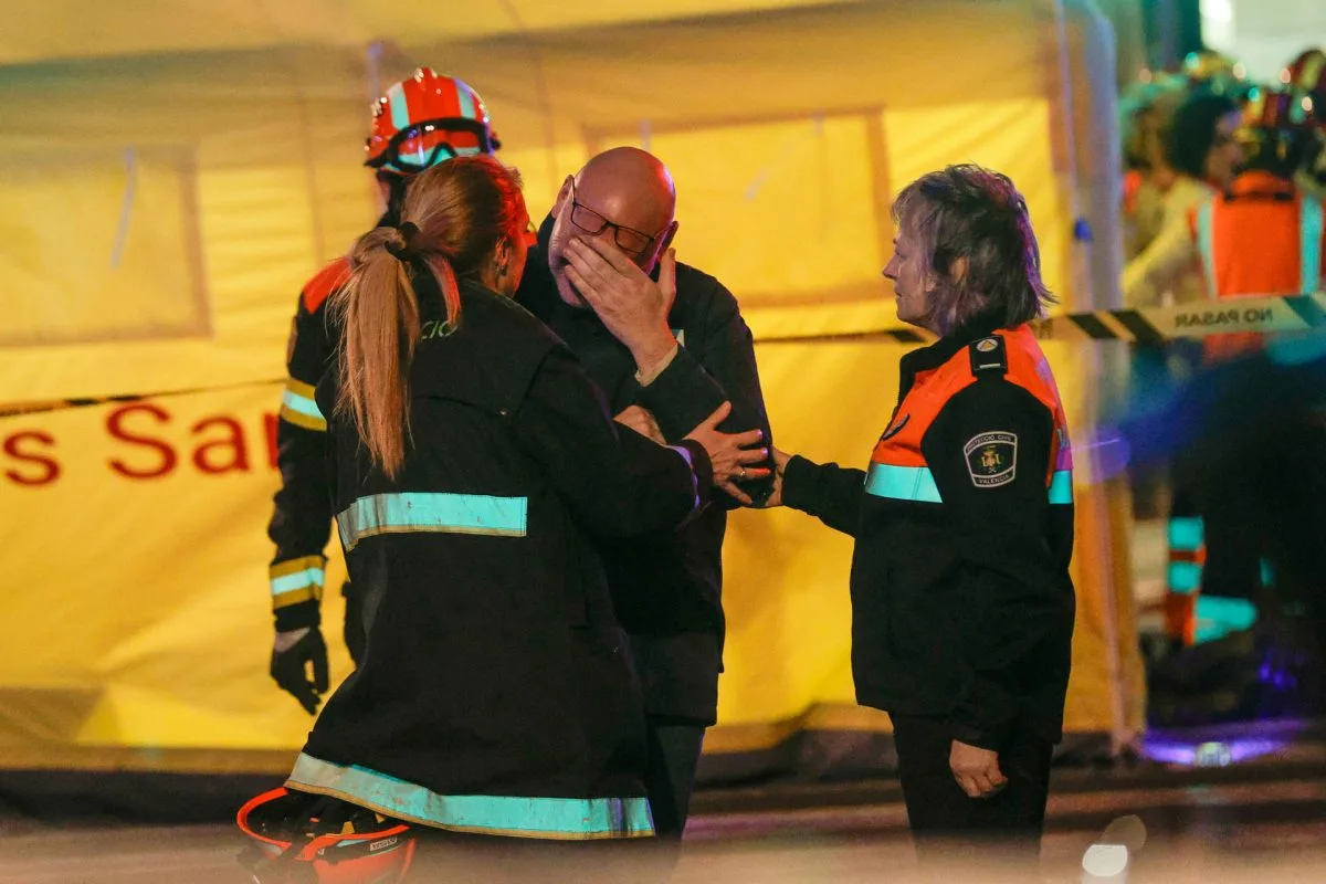 Cuatro muertos en el incendio de los edificios de Valencia, según Emergencias 1