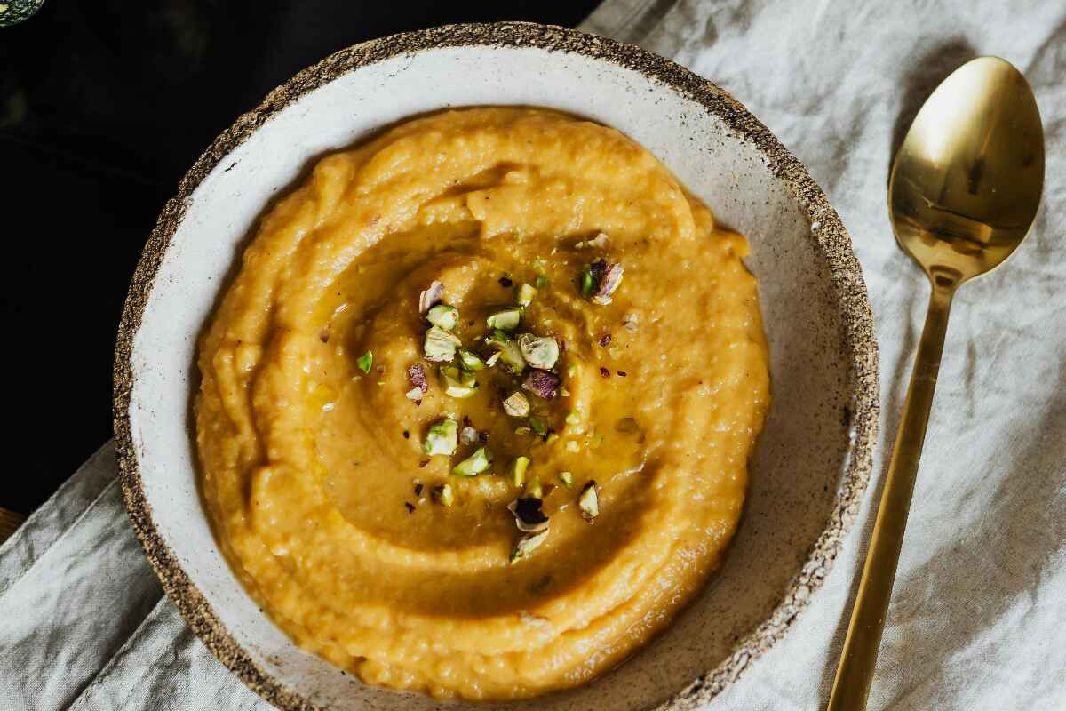 Hummus: el dip saludable y delicioso que puedes preparar en casa fácilmente