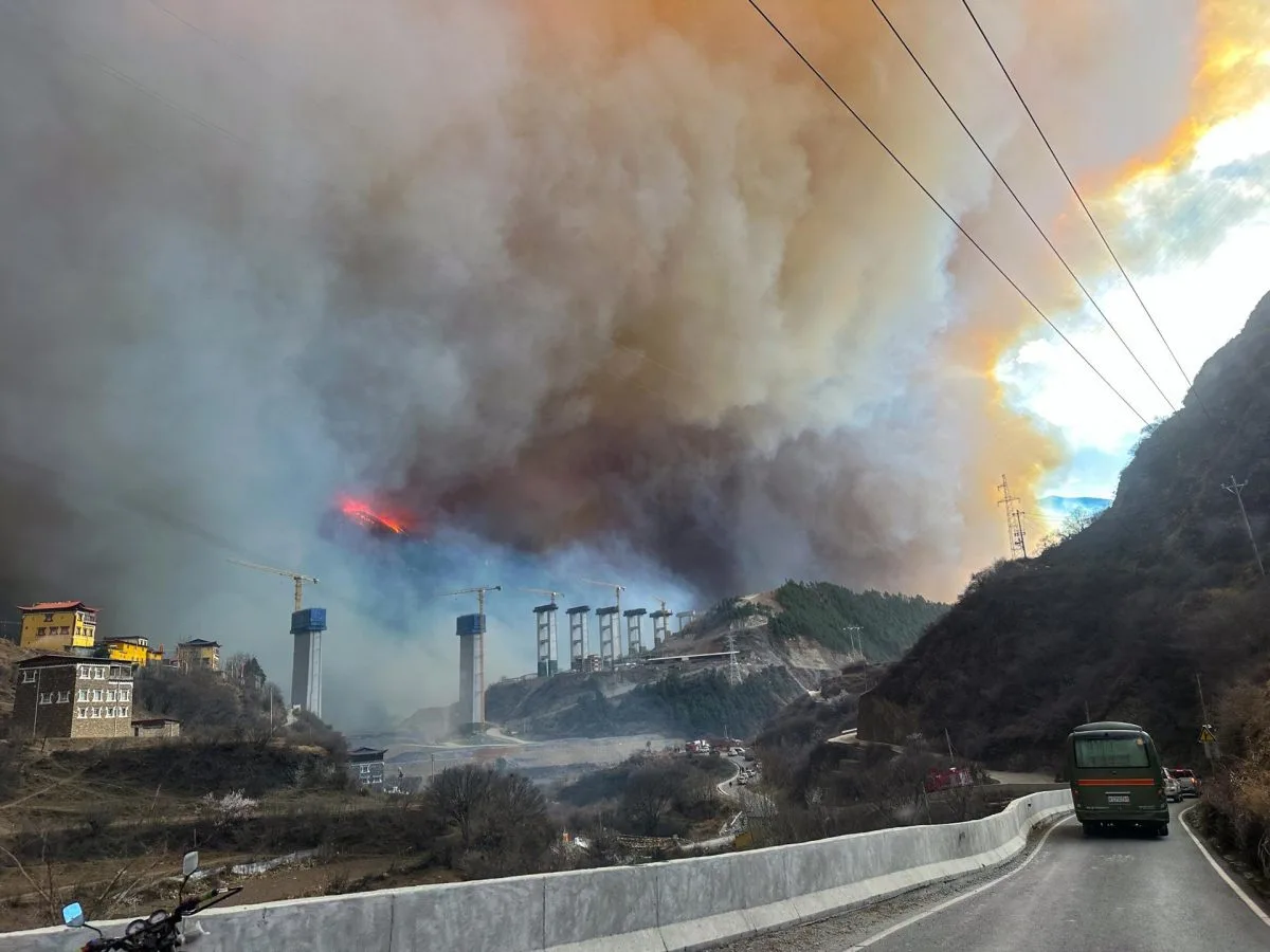Incendios en el centro y el sur de China dejan al menos cuatro muertos