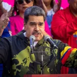 Maduro anuncia una consulta nacional para financiar proyectos de agrupaciones de vecinos--Resultados Electorales al 80%: Maduro a la cabeza con 51,2%, gana por tercera vez la presidencia