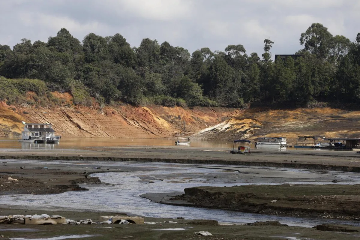 Guatapé, el paraíso colombiano que sufre los estragos de la sequía en su imponente embalse