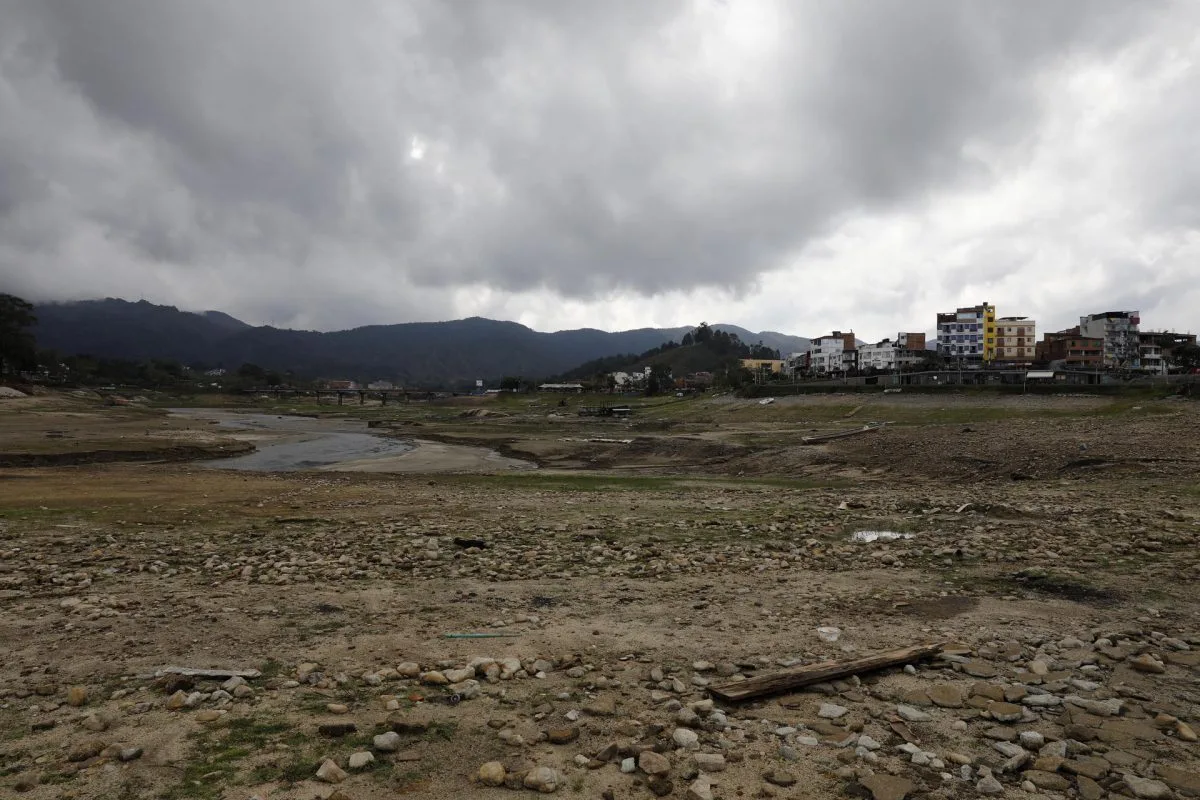 Guatapé, el paraíso colombiano que sufre los estragos de la sequía en su imponente embalse