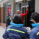Dian cierra outlet de Adidas en Bogotá por no entregar facturas electrónicas