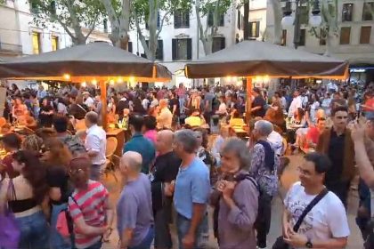 Miles se Manifiestan en Palma de Mallorca contra el Turismo