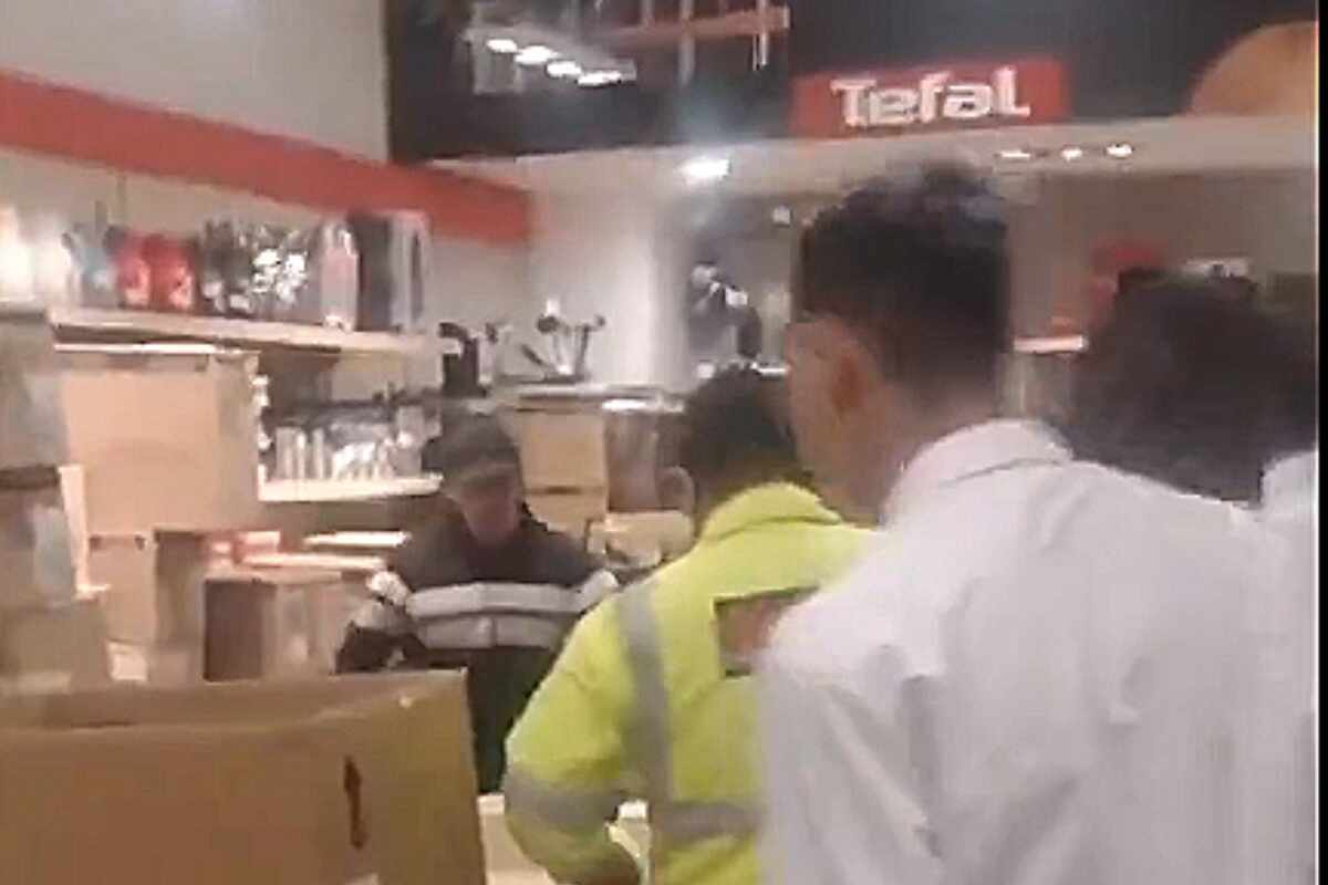 Escalofriante crimen en Bogotá: Expareja asesina a mujer en el local de Imusa del Centro Comercial Santafé