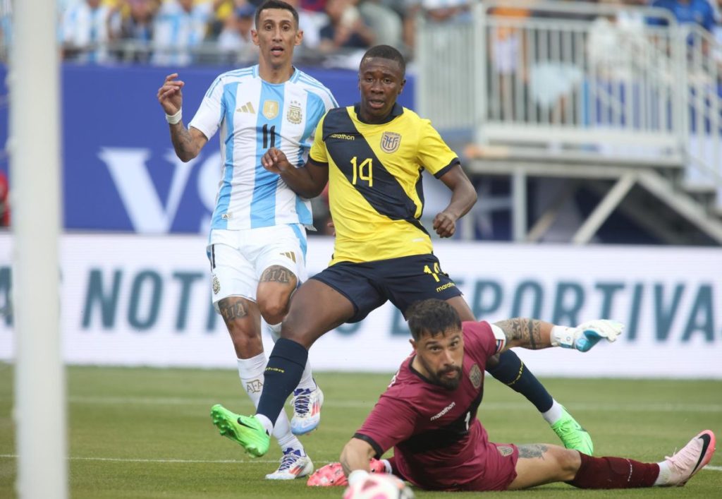 Antonio Valencia cuestiona que el extranjero Galíndez sea el capitán de la selección de fútbol de Ecuador
