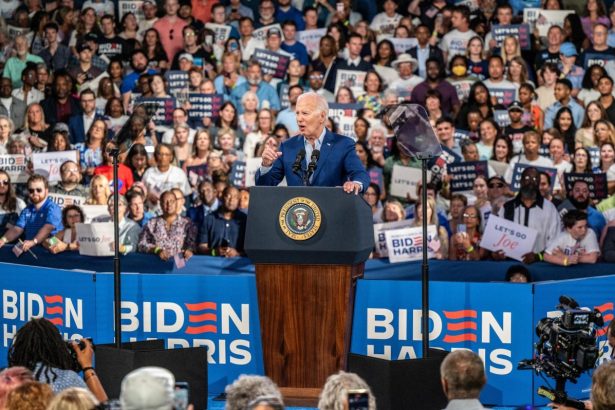 Biden intenta tranquilizar a los donantes demócratas tras las críticas por el debate