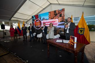 Alcalde Galán sanciona plan 'Bogotá camina segura' para el desarrollo de la ciudad