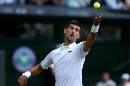 Djokovic afina y apunta a Wimbledon