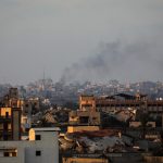 Israel mantiene combates en Shujaiya, ciudad de Gaza, y ataques aéreos en resto de Franja