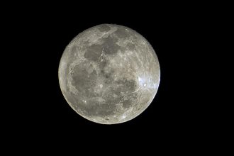La sonda china Chang’e 6 regresa a la Tierra con muestras de la cara oculta de la Luna