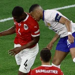 Mbappé no pasará por quirófano y podría jugar contra Países Bajos