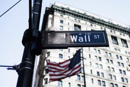 Wall Street abre en verde y sin apenas cambios tras el impulso de Nvidia