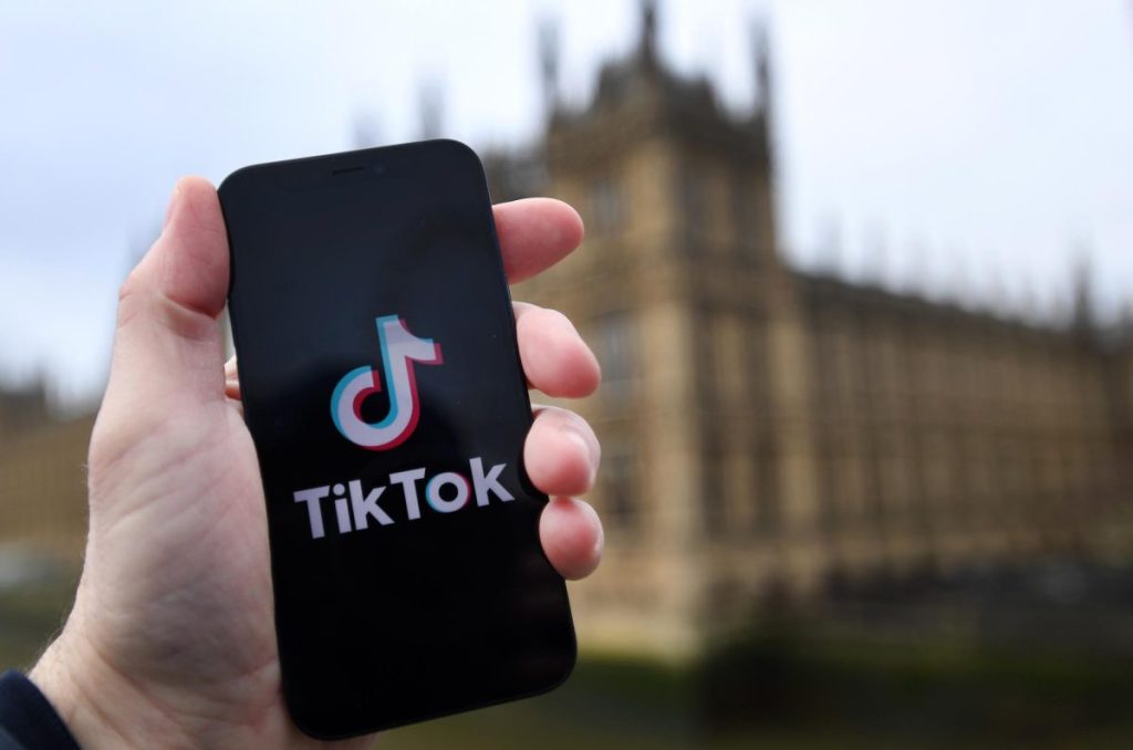 Redes cambian el juego en Perú - TikTok emerge como fuente de noticias y Facebook retrocede