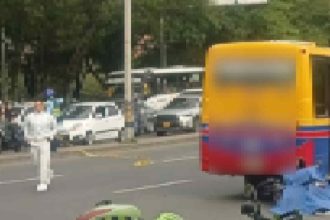 Trágico accidente en la Calle Colombia: pareja en moto muere tras impactar con bus