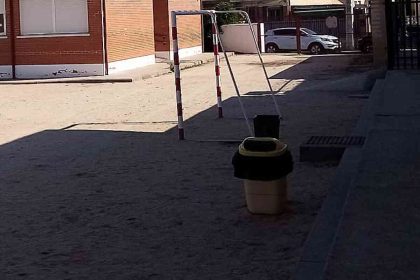 Tragedia en colegio de Bogotá: niño de 11 años muere tras presentar dolor de cabeza y desmayo durante partido de fútbol.