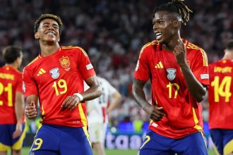 ¡España remonta y avanza a cuartos de final! La Roja vence a Georgia por 4-1