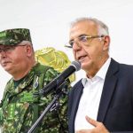 Ministro de Defensa, Iván Velásquez, reitera a los alcaldes que no habrá ningún bombardeo donde haya riesgo para la vida de niños