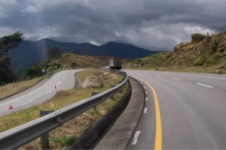 la construcción de la vía Bogotá – Girardot