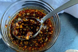 ¡Descubre el arte de la fermentación: Aprende a hacer salsa de soja casera!
