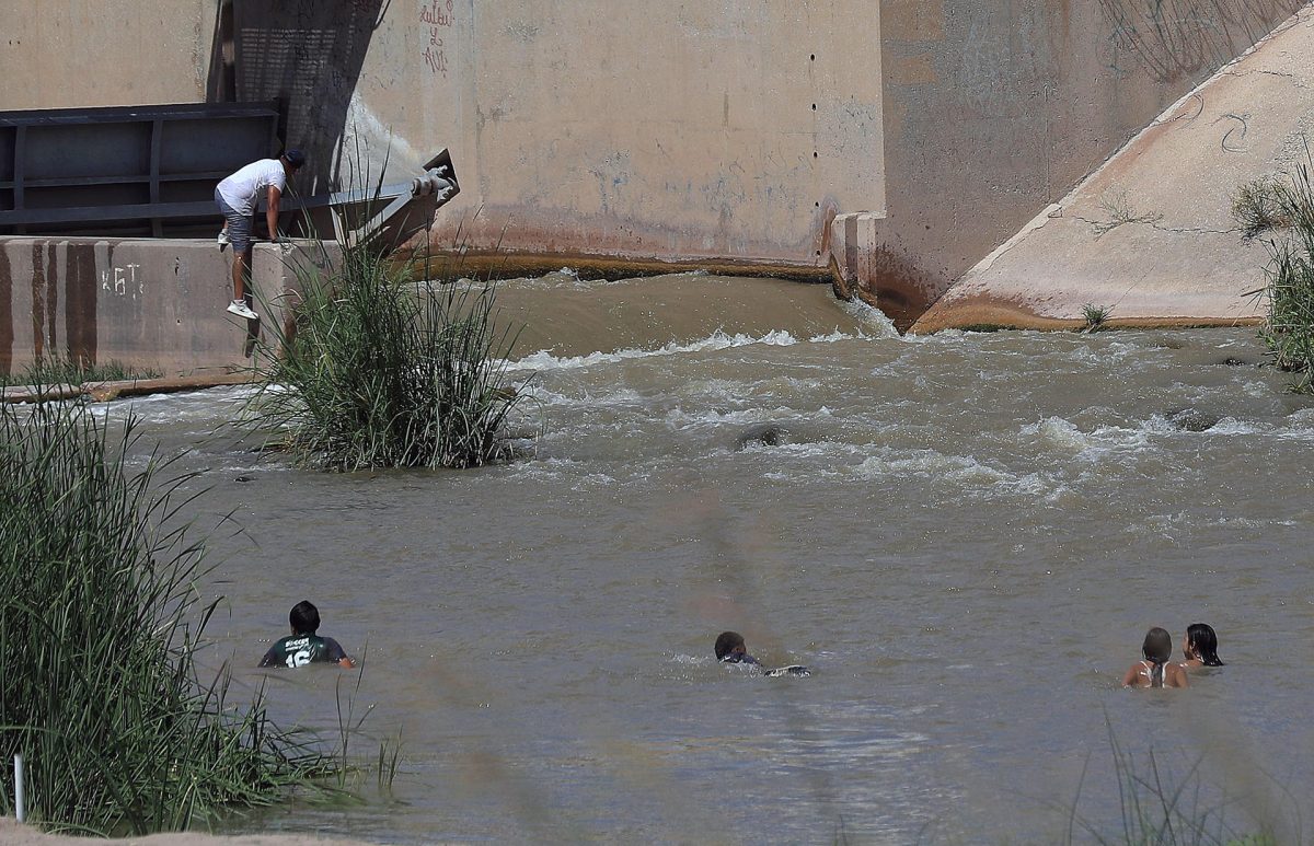 Patrulla Fronteriza rescata a 54 migrantes en histórica operación en el río Bravo