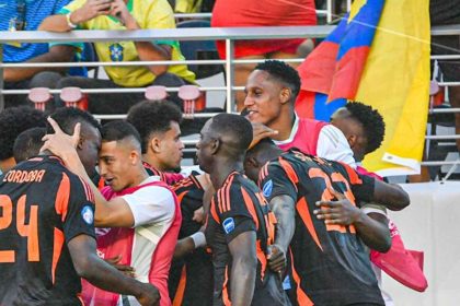 Colombia y Brasil empatan en un partidazo marcado por la polémica y el heroísmo de Muñoz