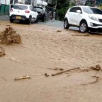 Lluvias torrenciales en Manrique provocan desbordamiento de la quebrada La Maquinita: 3 viviendas afectadas
