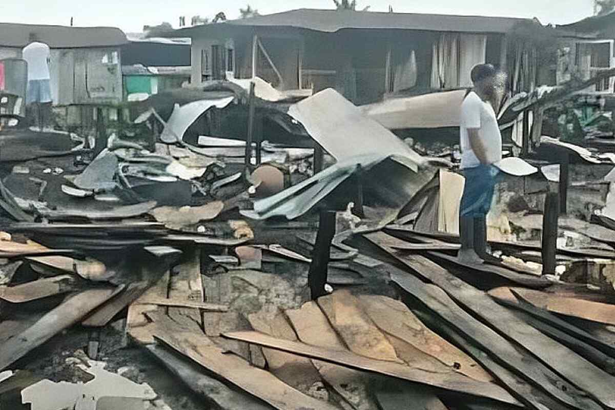 Incendio devasta barrio Santa Bárbara de Iscuandé: decenas de familias lo pierden todo