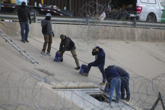 Autoridades clausuran túnel clandestino debajo del río Bravo, frontera México-EE.UU.