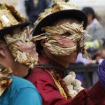 La familia Castañeda, otro motivo de alegría del carnaval de Negros y Blancos de Colombia