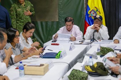 Negociadores de paz del Gobierno colombiano piden al ELN cesar violencia en el Catatumbo