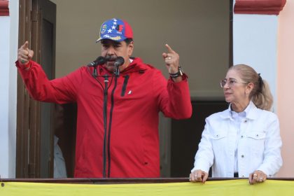 Nicolás Maduro dice que está haciendo gestiones para que deporten a Juan Guaidó