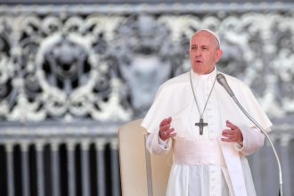 Papa Francisco critica deportaciones masivas en EE.UU.